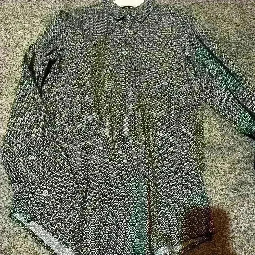 Robert Graham Medium Black White Pattern Long Sle… - image 1